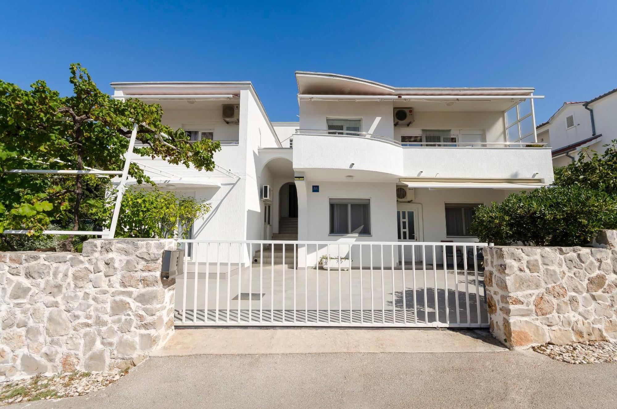 Apartments Danica Tisno Exterior foto